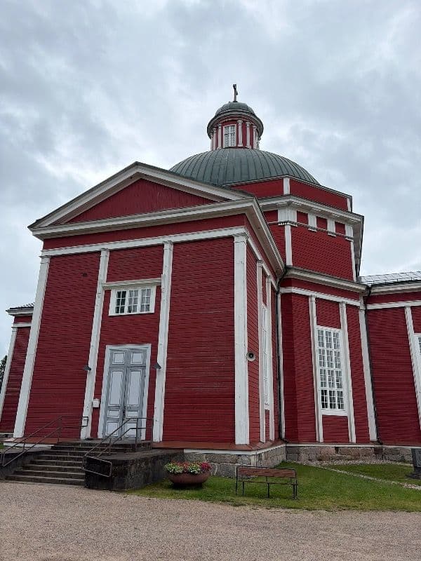 Saarijärven kirkko – Kirkko