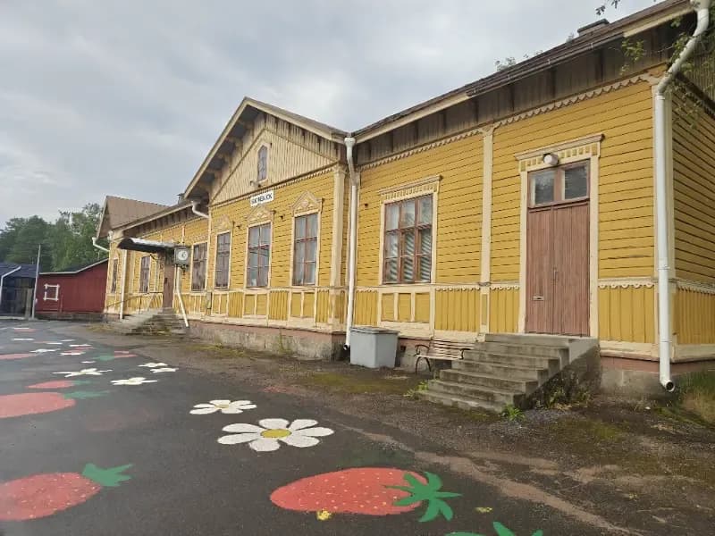 Suonenjoen asema-alue ja ratavartijan talo – Asemarakennus