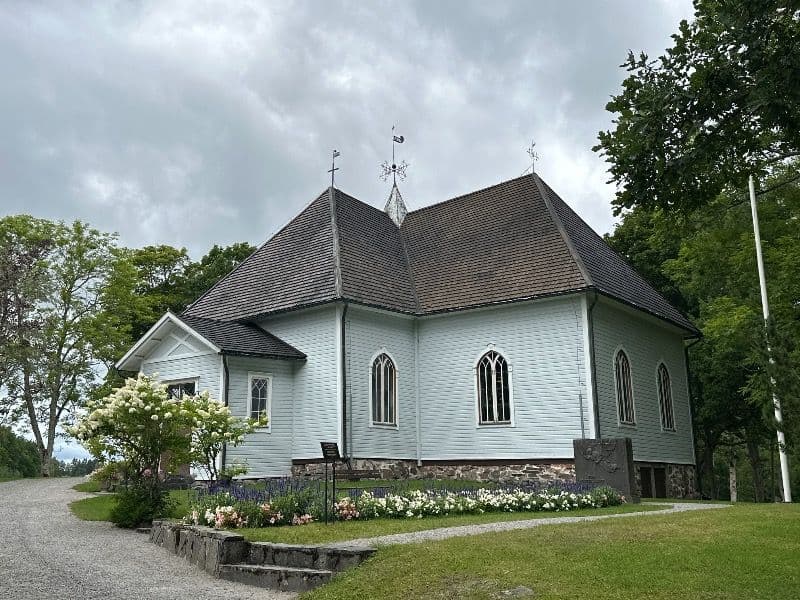 Mustion kirkko – Kirkko