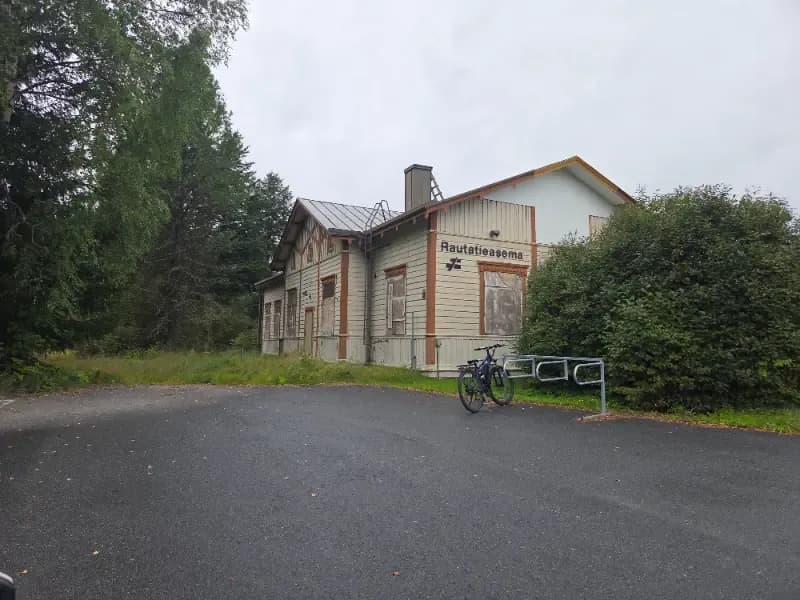 Alavuden rautatieasema-alue – Asemarakennus