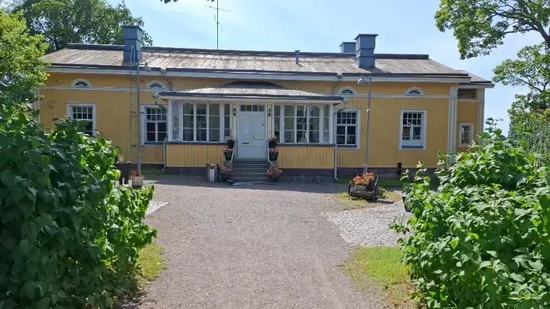 @UllaS